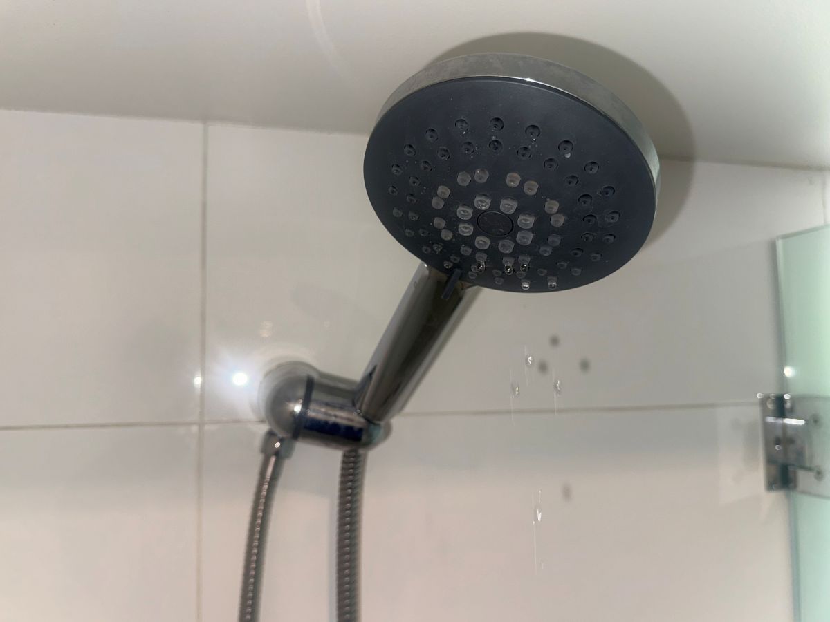 Dripping shower head